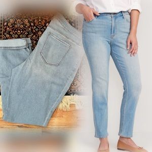 NWT Old Navy WOW Straight Jean San Catarina Light Wash 16 Tall ✨